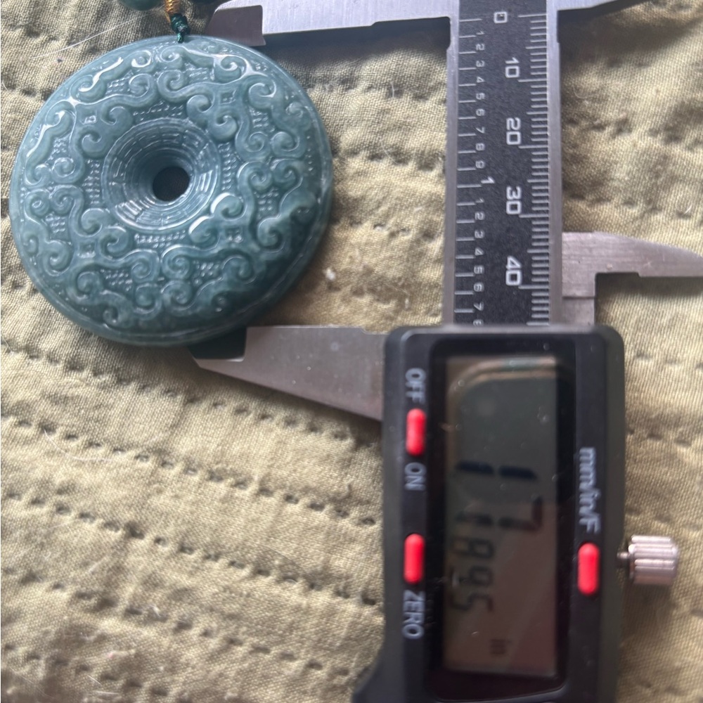 Grade A Jadeite Beaded Necklace with Pendant - Picture 5 of 9